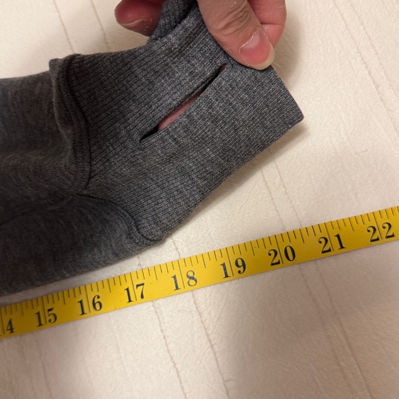 Brooks Men's Charcoal Crewneck Run Happy Top  XSmall - Picture 7 of 7